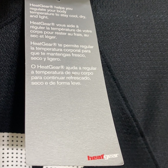 6 Hr. Sale Nwt Under Armour Black Heat Gear Tshirt - Picture 12 of 13